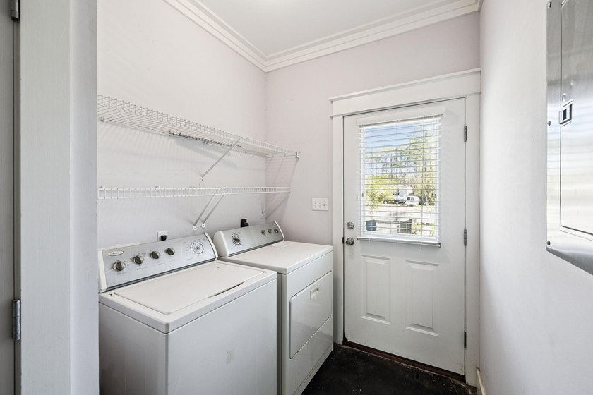 This 3 bedroom, 2 bathroom cottage offers a compelling - photo 15
