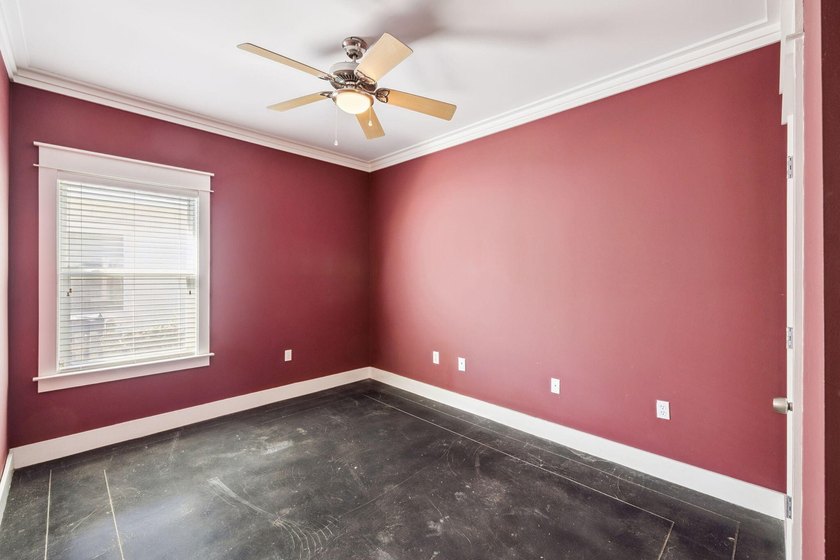This 3 bedroom, 2 bathroom cottage offers a compelling - photo 16