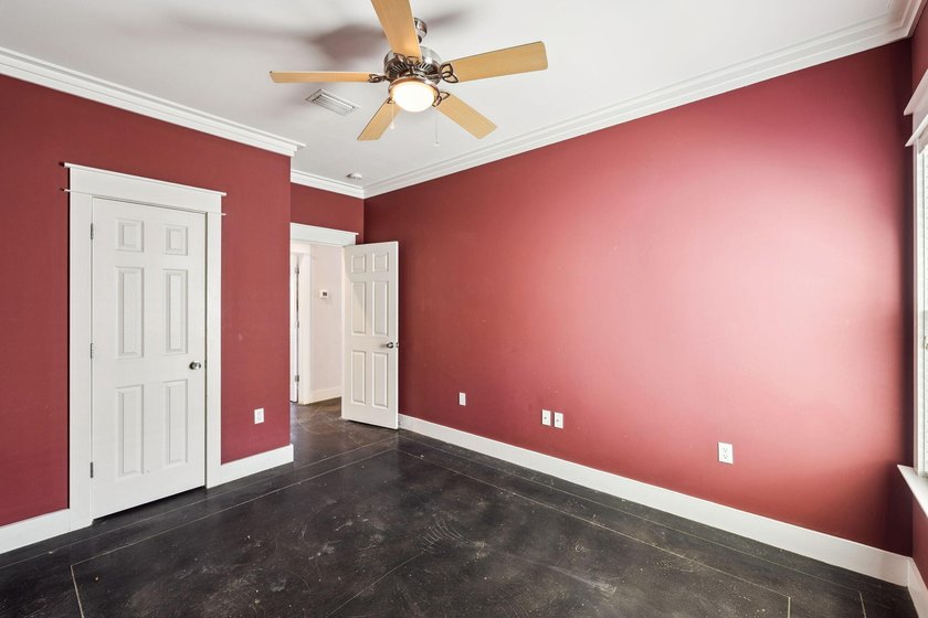 This 3 bedroom, 2 bathroom cottage offers a compelling - photo 17