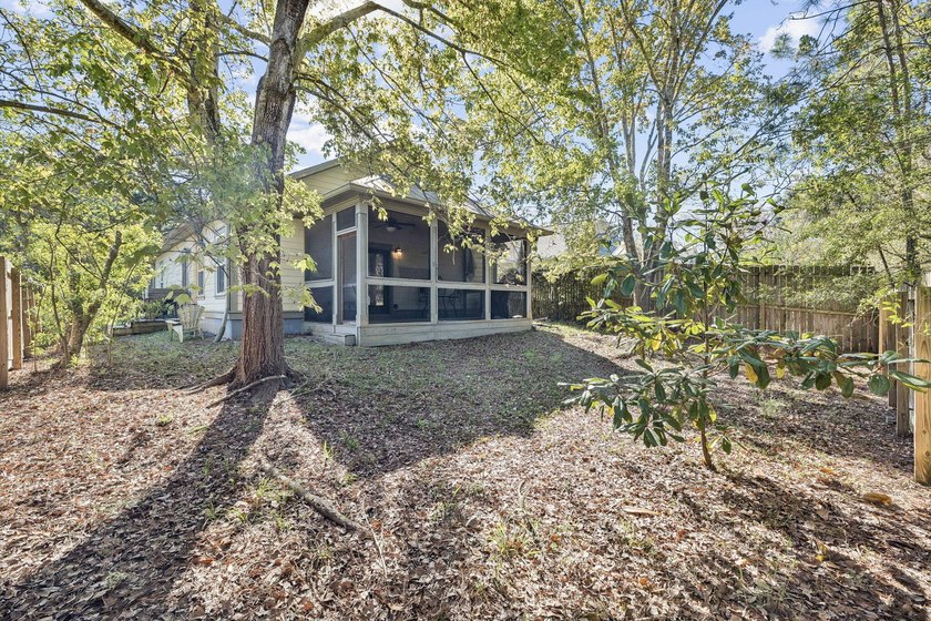 This 3 bedroom, 2 bathroom cottage offers a compelling - photo 28