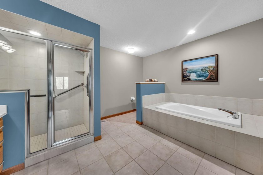 Wonderful one-level living in the highly sought-after Eagle - photo 12