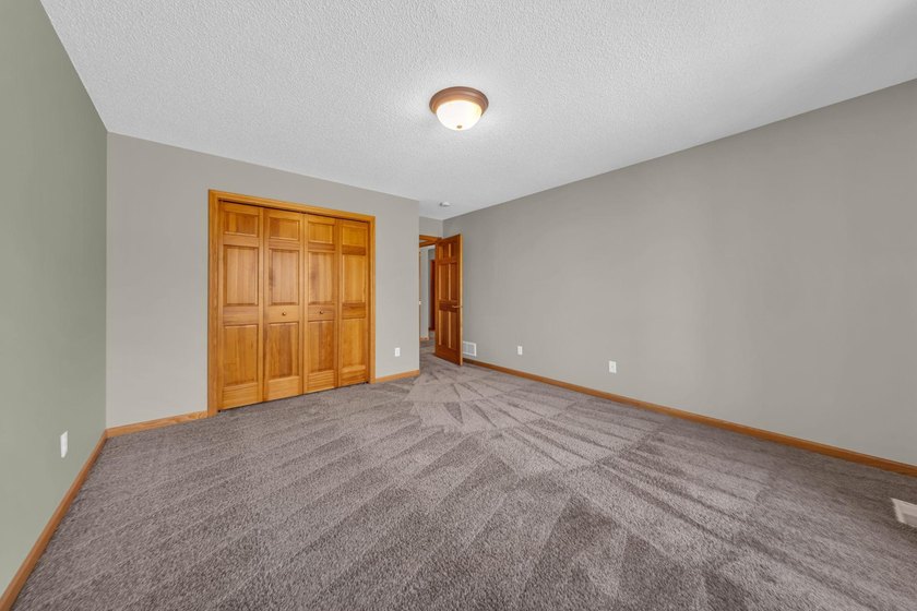 Wonderful one-level living in the highly sought-after Eagle - photo 17