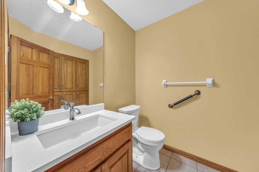 Wonderful one-level living in the highly sought-after Eagle - photo 18