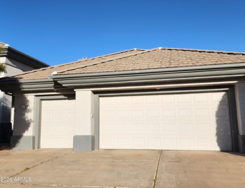 Did you say high ceilings? This 2,656 sq ft Avondale with its - photo 2