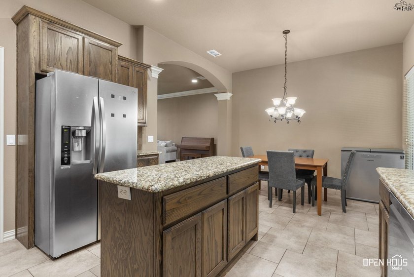 Beautiful 3-bedroom, 2-bath, 2-car garage home featuring - photo 10