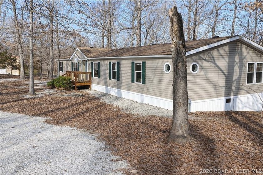 Discover the perfect blend of privacy and convenience with this - photo 2
