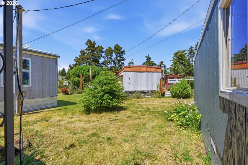 Move-in ready and beautifully remodeled! This 2-bedroom, 1-bath - photo 6