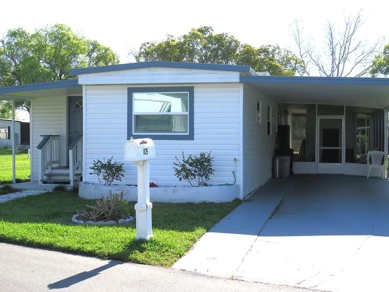 Turnkey Ready Comfortable Open Floor Plan. Bedrooms are on - photo 6