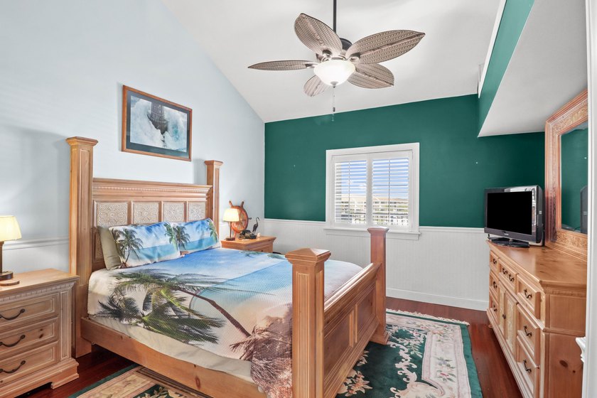 Best buy!!!! Enjoy this most desirable Bluffs Marina penthouse - photo 15