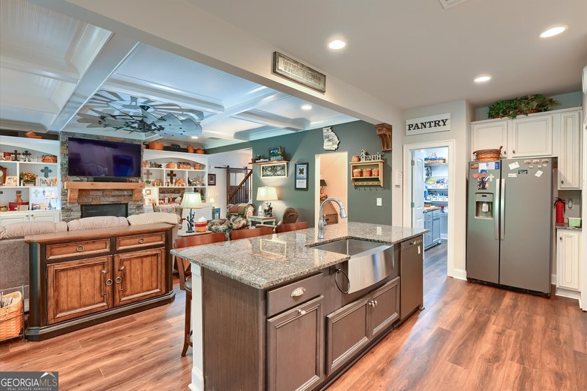 Beauty, Location &amp; Easy Living! This spacious ranch offers the - photo 17