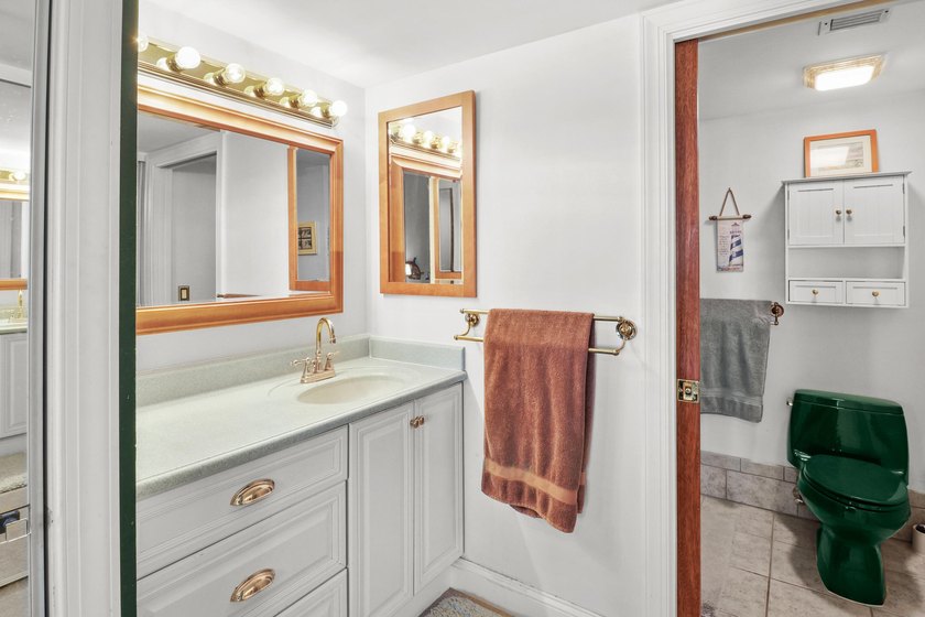 Best buy!!!! Enjoy this most desirable Bluffs Marina penthouse - photo 17