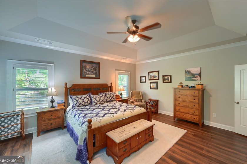 Beauty, Location &amp; Easy Living! This spacious ranch offers the - photo 21