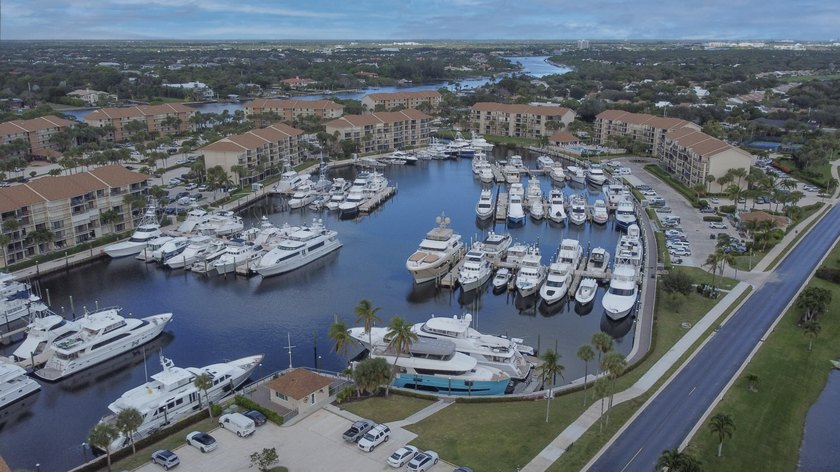 Best buy!!!! Enjoy this most desirable Bluffs Marina penthouse - photo 29