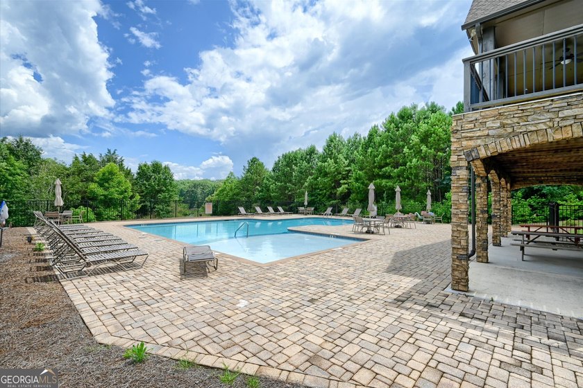 Beauty, Location &amp; Easy Living! This spacious ranch offers the - photo 38