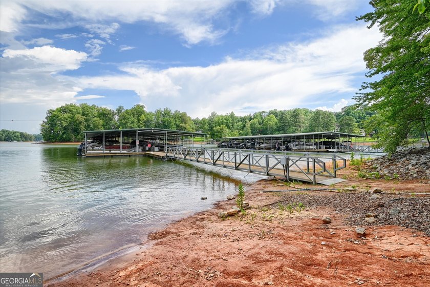 Beauty, Location &amp; Easy Living! This spacious ranch offers the - photo 44