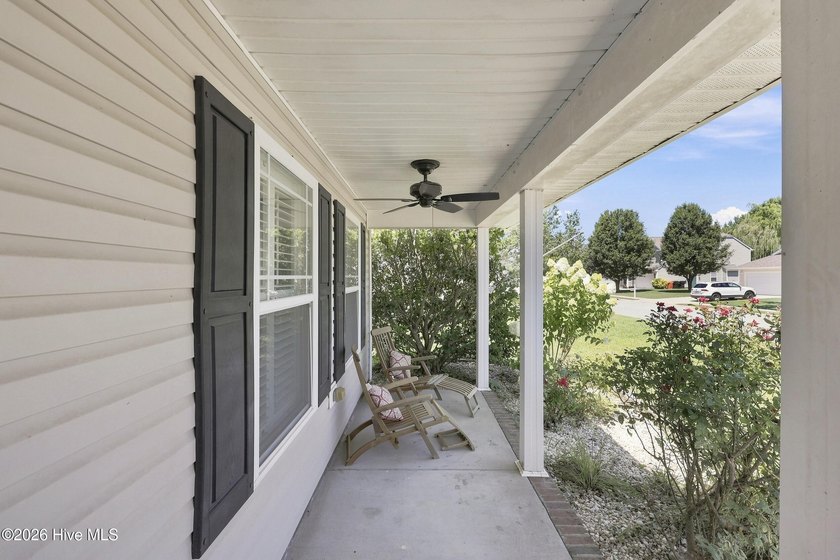 Welcome to this absolutely stunning 3-bedroom, 2-bath home in - photo 2