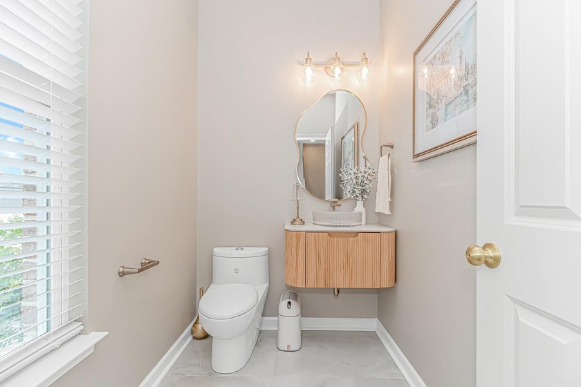 Welcome to this exceptional 3-bedroom, 4-bath mixed-use townhome - photo 15
