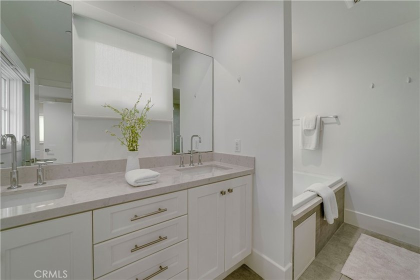 Positioned perfectly, In the coveted Flower Streets of Corona - photo 29