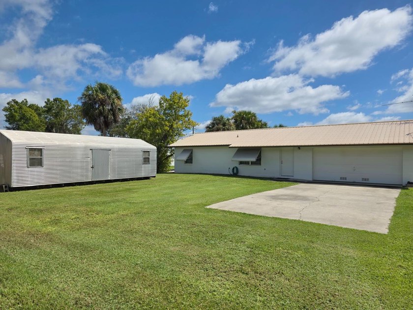 Lake Okeechobee Access - Close to locks, CBS home freshly - photo 5