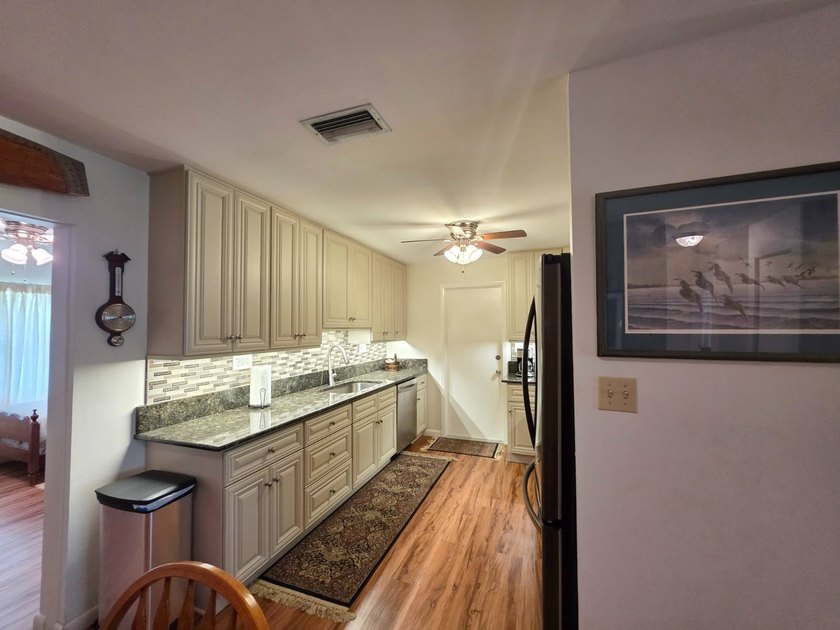 Lake Okeechobee Access - Close to locks, CBS home freshly - photo 10