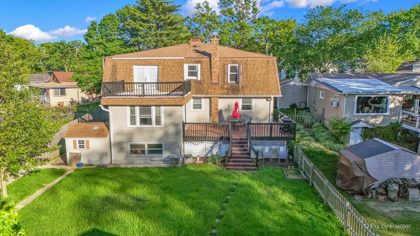 Spacious and beautifully updated 4 bed, 3.5 bath home on a deep - photo 4
