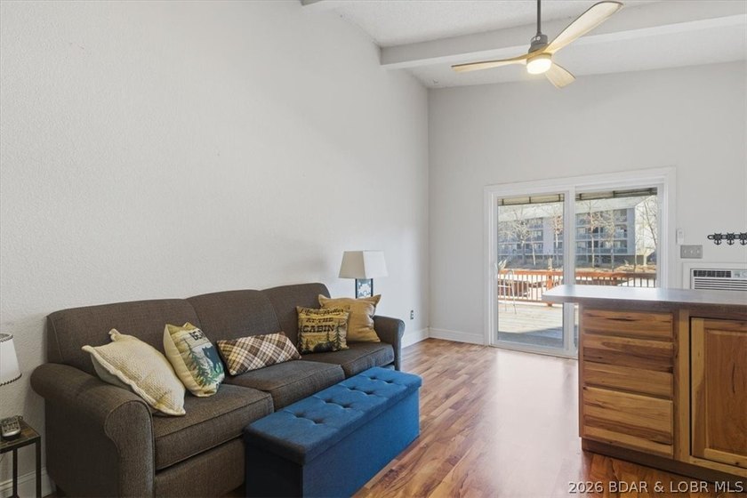 Your cozy lake retreat awaits. This 1 bed 1 bath condo located - photo 10