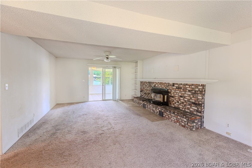 When you are looking for a lawn on the lake (and it is hard to - photo 7
