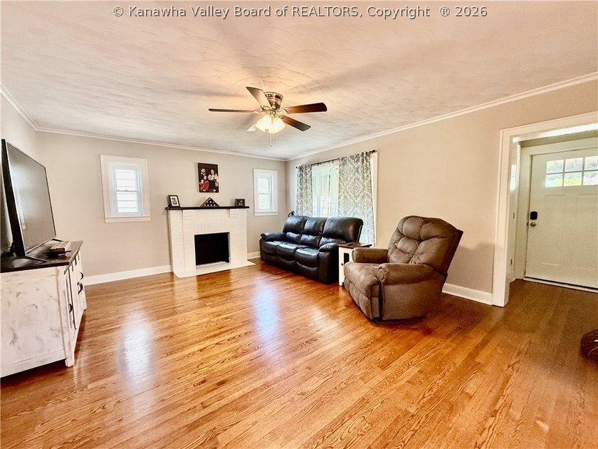 Move-in ready and offering exceptional flexibility, this Nitro - photo 4