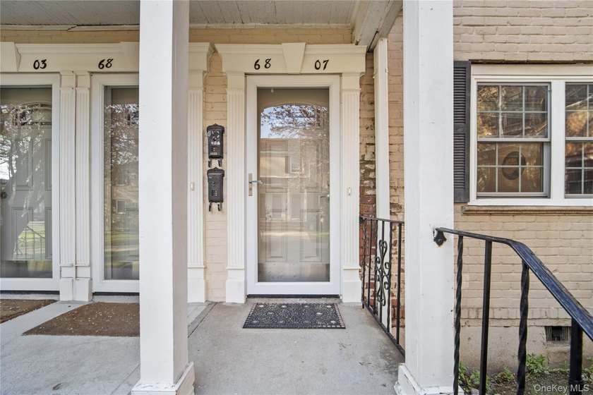 Welcome to this spacious 2 Bedroom Residence in The Estates at - photo 2