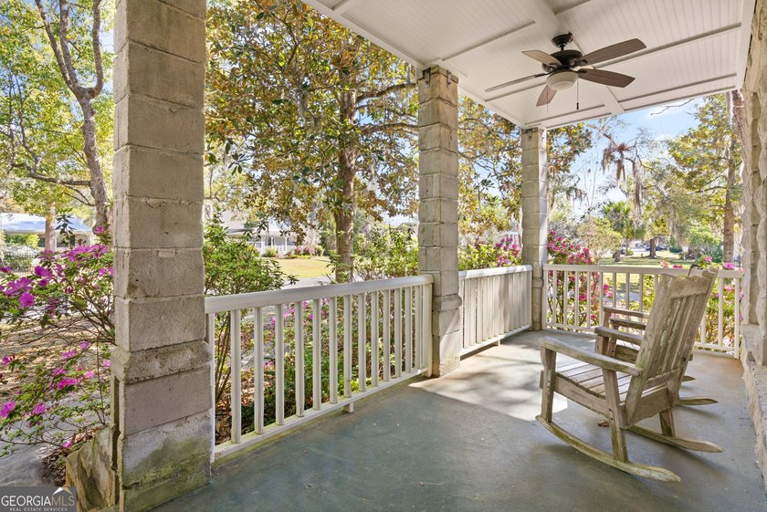 PURCHASE THIS LOVELY HOME FURNISHED OR UNFURNISHED IF YOU - photo 8