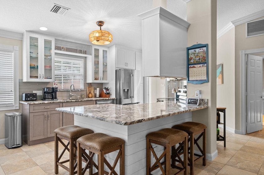 Meticulously maintained pool villa located in the highly - photo 13