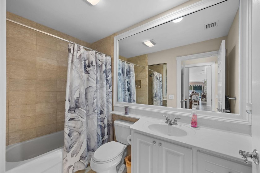 Meticulously maintained pool villa located in the highly - photo 26