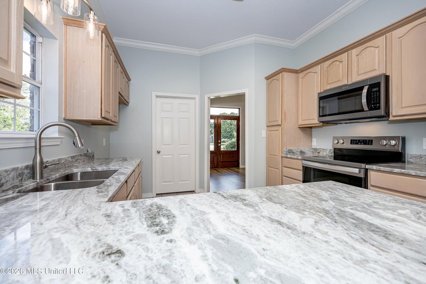 Welcome to 5601 Woody End in Ocean Springs - a beautifully - photo 27