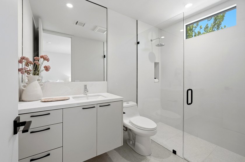 Welcome to elevated desert living in this stunning, reimagined - photo 33
