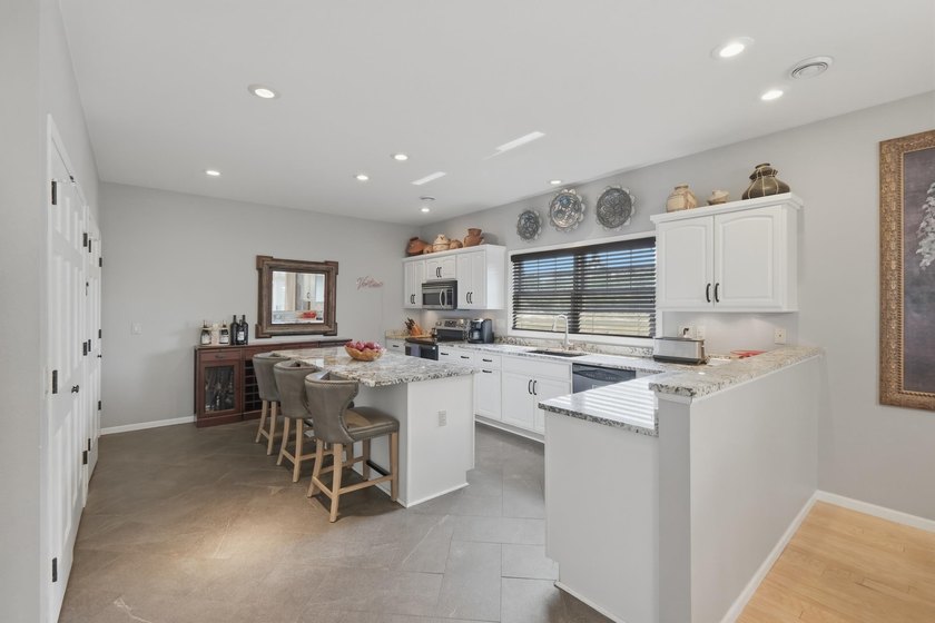 Showings begin 7/23. Opportunities like this don't come along - photo 20