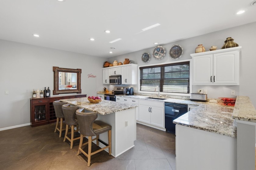 Showings begin 7/23. Opportunities like this don't come along - photo 21