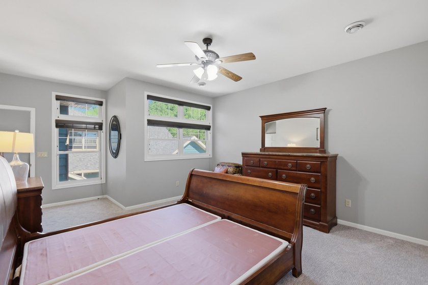 Showings begin 7/23. Opportunities like this don't come along - photo 30
