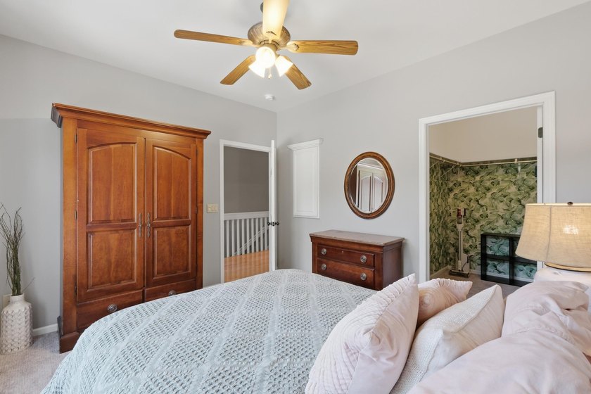 Showings begin 7/23. Opportunities like this don't come along - photo 34