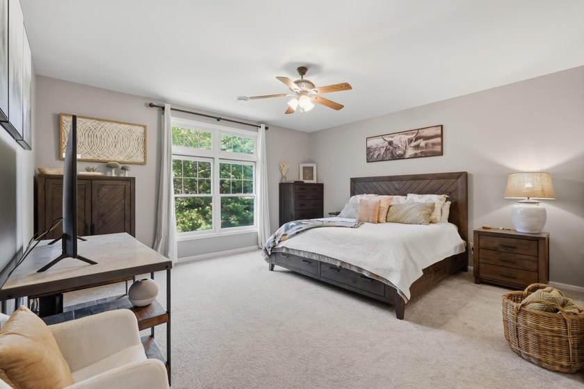 Showings begin 7/23. Opportunities like this don't come along - photo 36