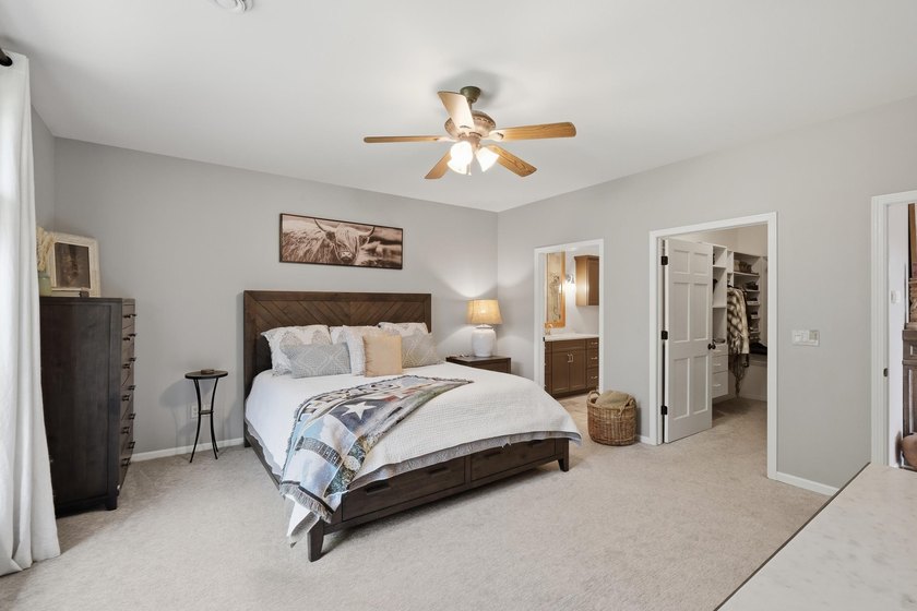 Showings begin 7/23. Opportunities like this don't come along - photo 38