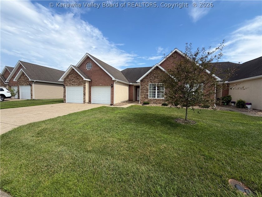 MAINTENANCE-FREE LIVING IN GATED COMMUNITY! THIS ONE-OWNER, ONE - photo 2