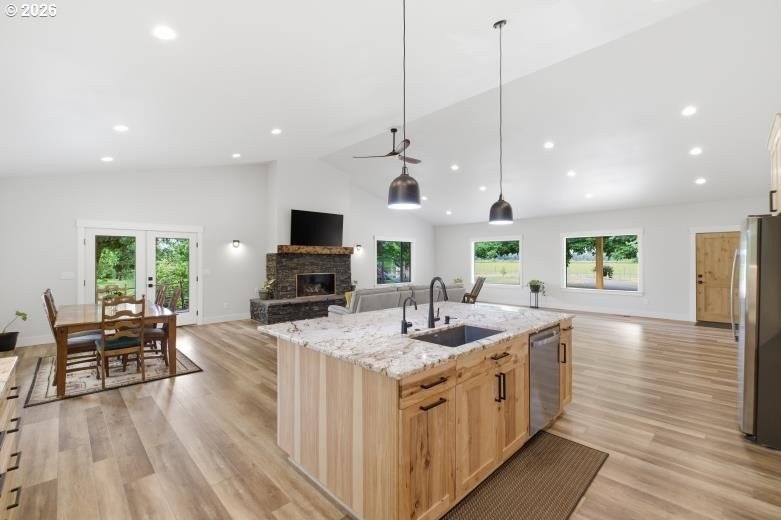 Gorgeous custom 4bed/3bath + office home on 5.63 acres. Back - photo 6