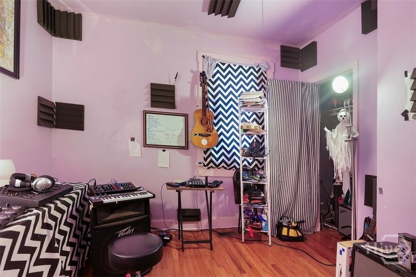 HAVE YOU BEEN LOOKING FOR A DUPLEX WHERE YOU CAN LIVE IN ONE - photo 11