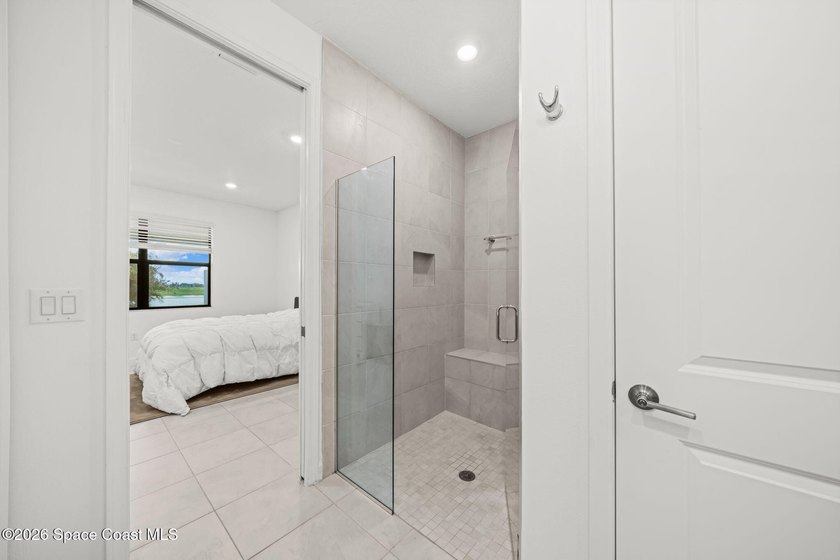 AMAZING price on this villa in the maintenance-free, luxury - photo 25
