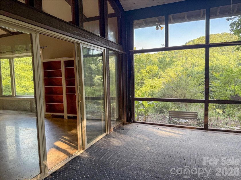 In 1971, this house was FABULOUS - and Tryon was historic. This - photo 7