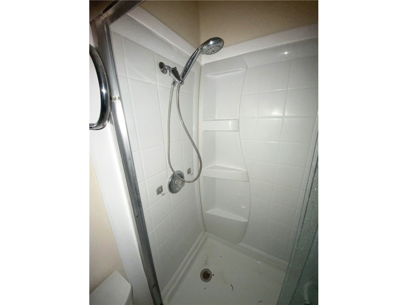 Unlock the potential of this amazing townhouse opportunity. A - photo 13