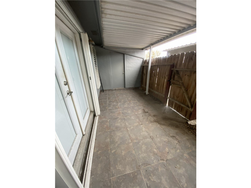 Unlock the potential of this amazing townhouse opportunity. A - photo 24