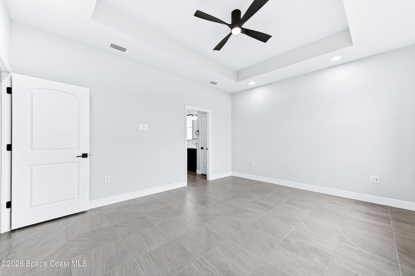 PANGEA PARK LAKEFRONT GEM IN WEST VIERA! Stunning 4-bedroom, 2 - photo 25