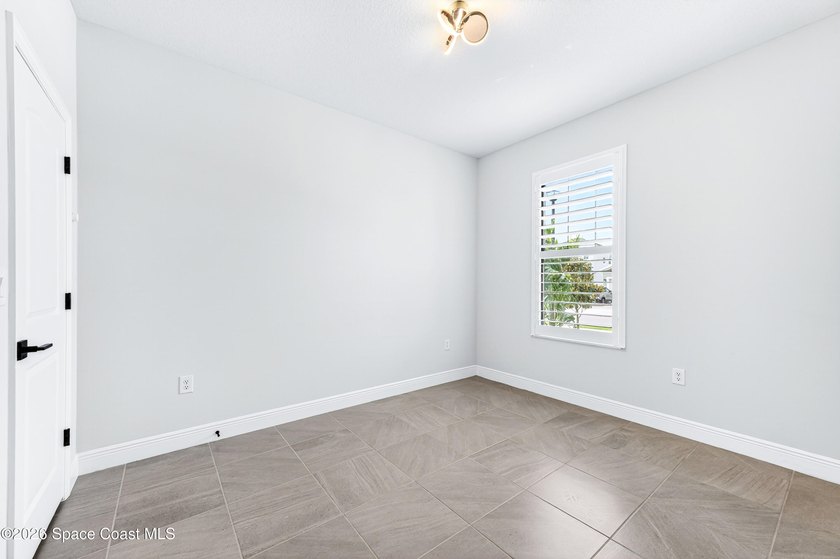 PANGEA PARK LAKEFRONT GEM IN WEST VIERA! Stunning 4-bedroom, 2 - photo 33