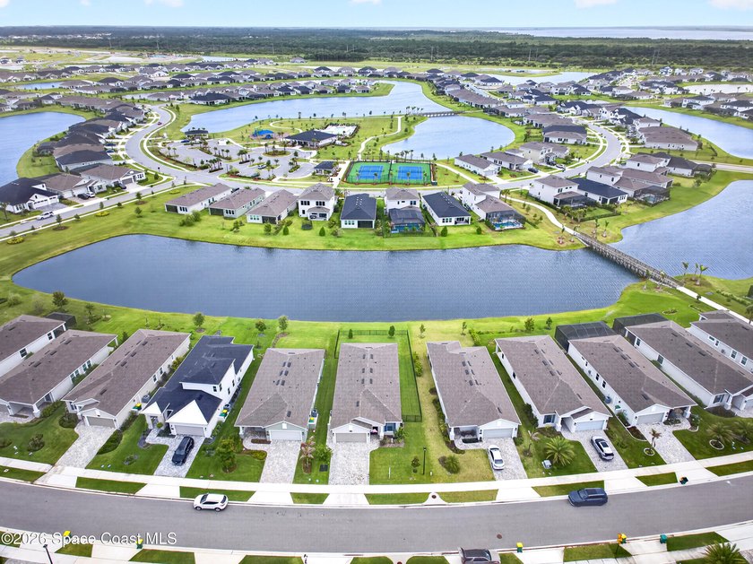 PANGEA PARK LAKEFRONT GEM IN WEST VIERA! Stunning 4-bedroom, 2 - photo 41